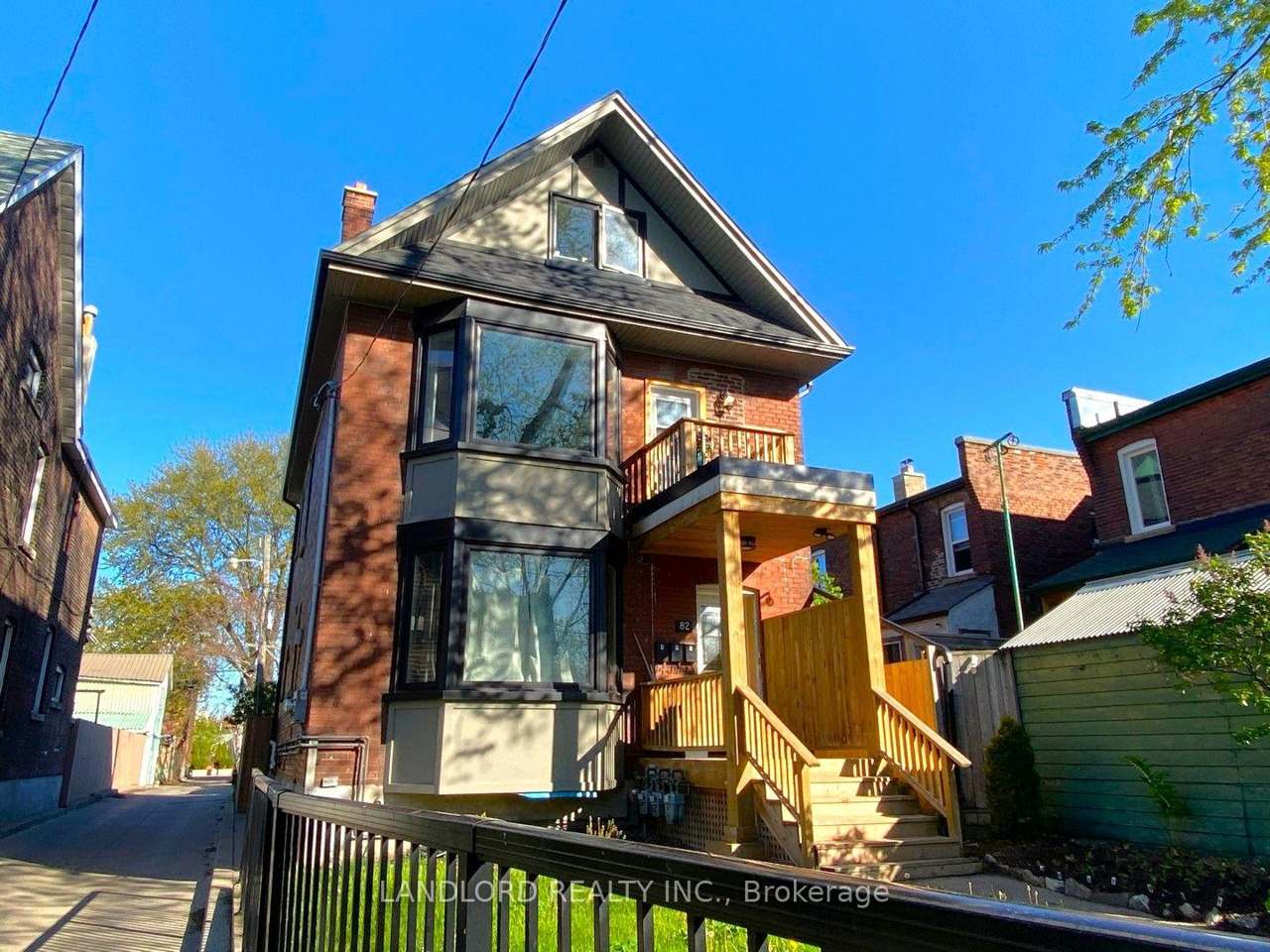 82 Parkway Avenue, Toronto, ON M6R 1T5