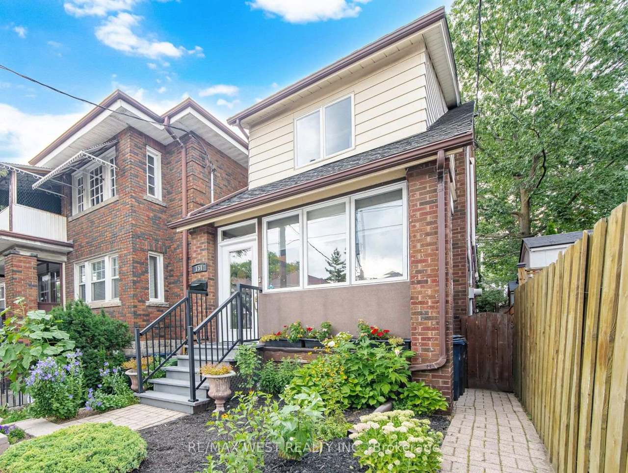 151 Jane Street, Toronto, ON M6S 3Y8