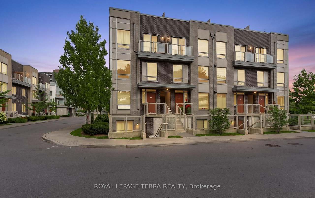 3 Applewood Lane 101, Toronto, ON M9C 0C1
