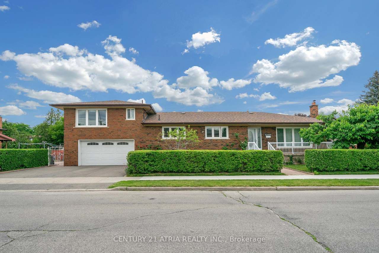 110 Harding Avenue, Toronto, ON M6M 3A6