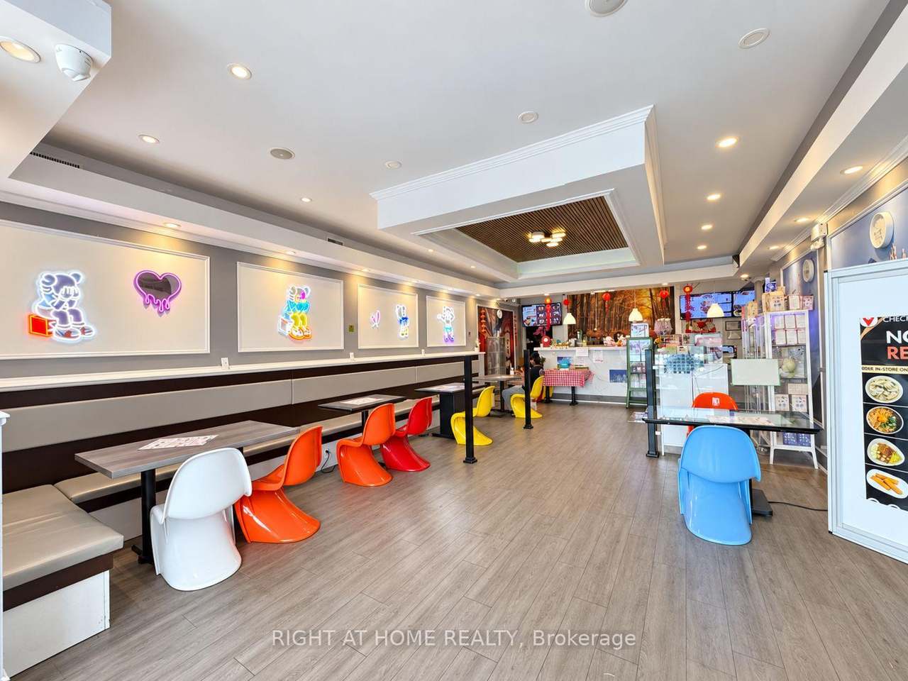 3930 Keele Street, Toronto, ON M3J 1N8