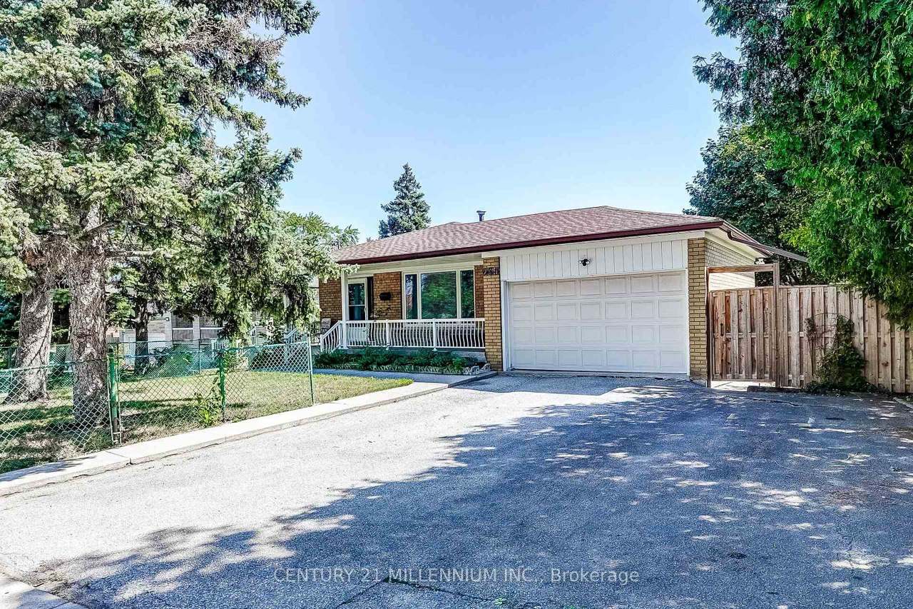 239 Driftwood Avenue, Toronto, ON M3N 2N4