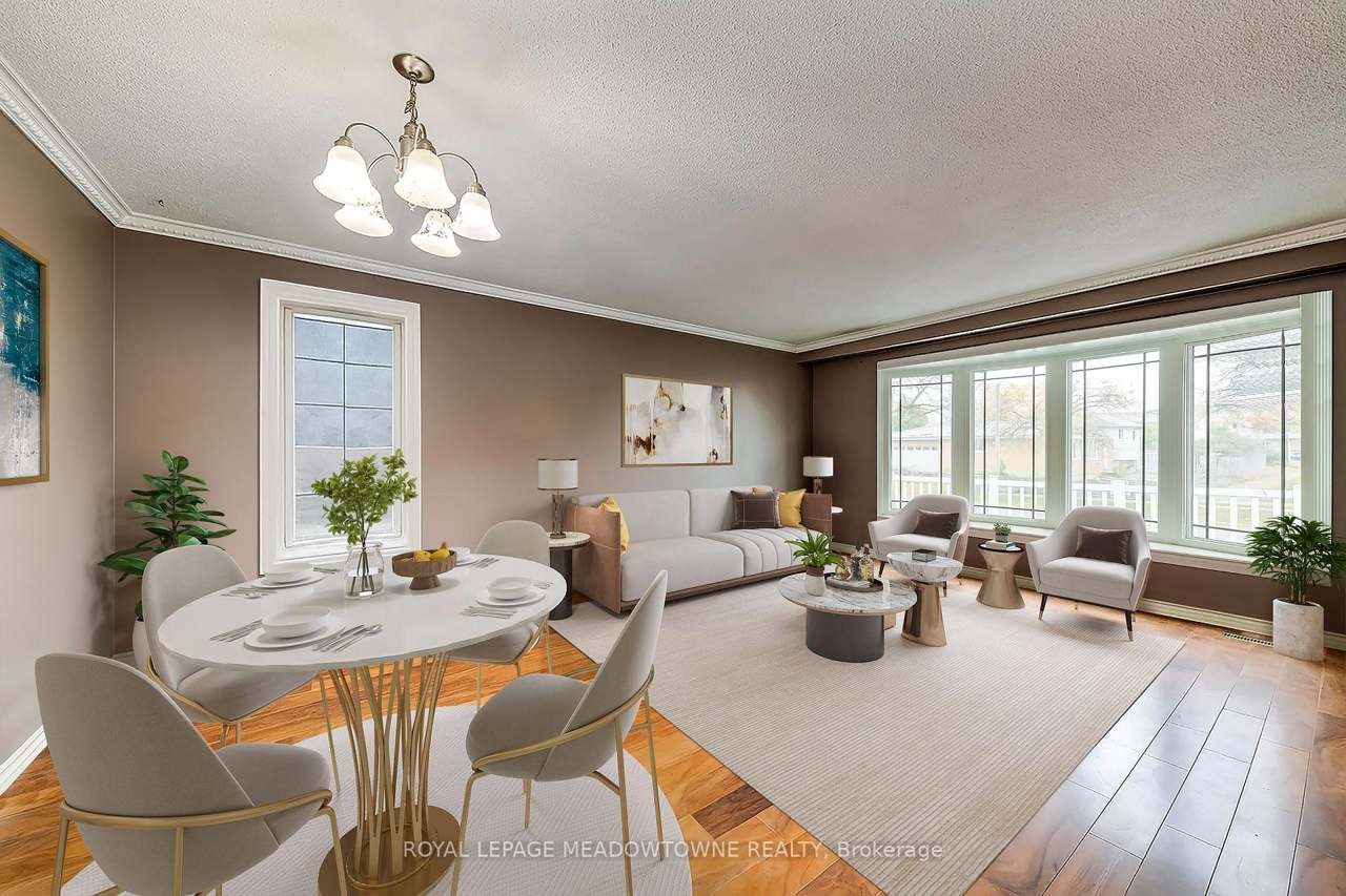 8 Midhurst Drive, Toronto, ON M9V 1Z7