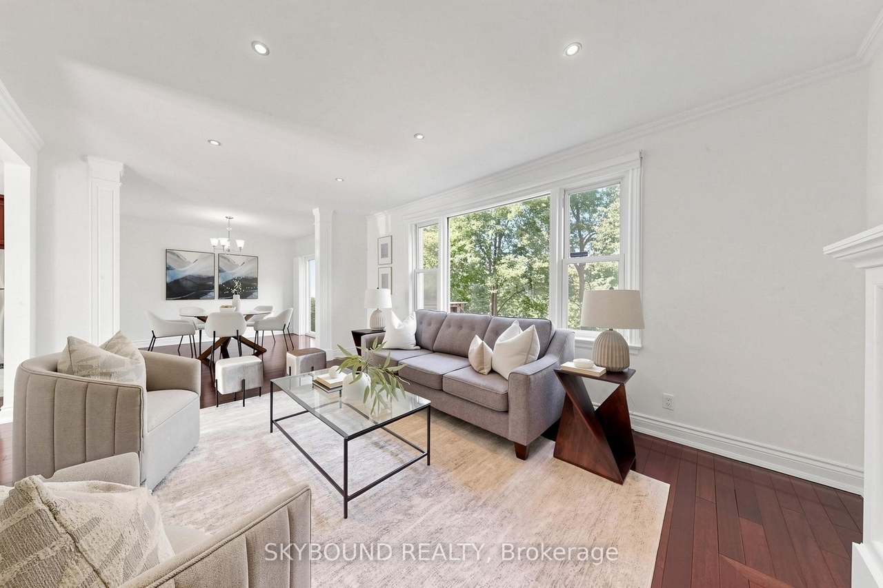 19 Riverview Heights, Toronto, ON M9P 2N3