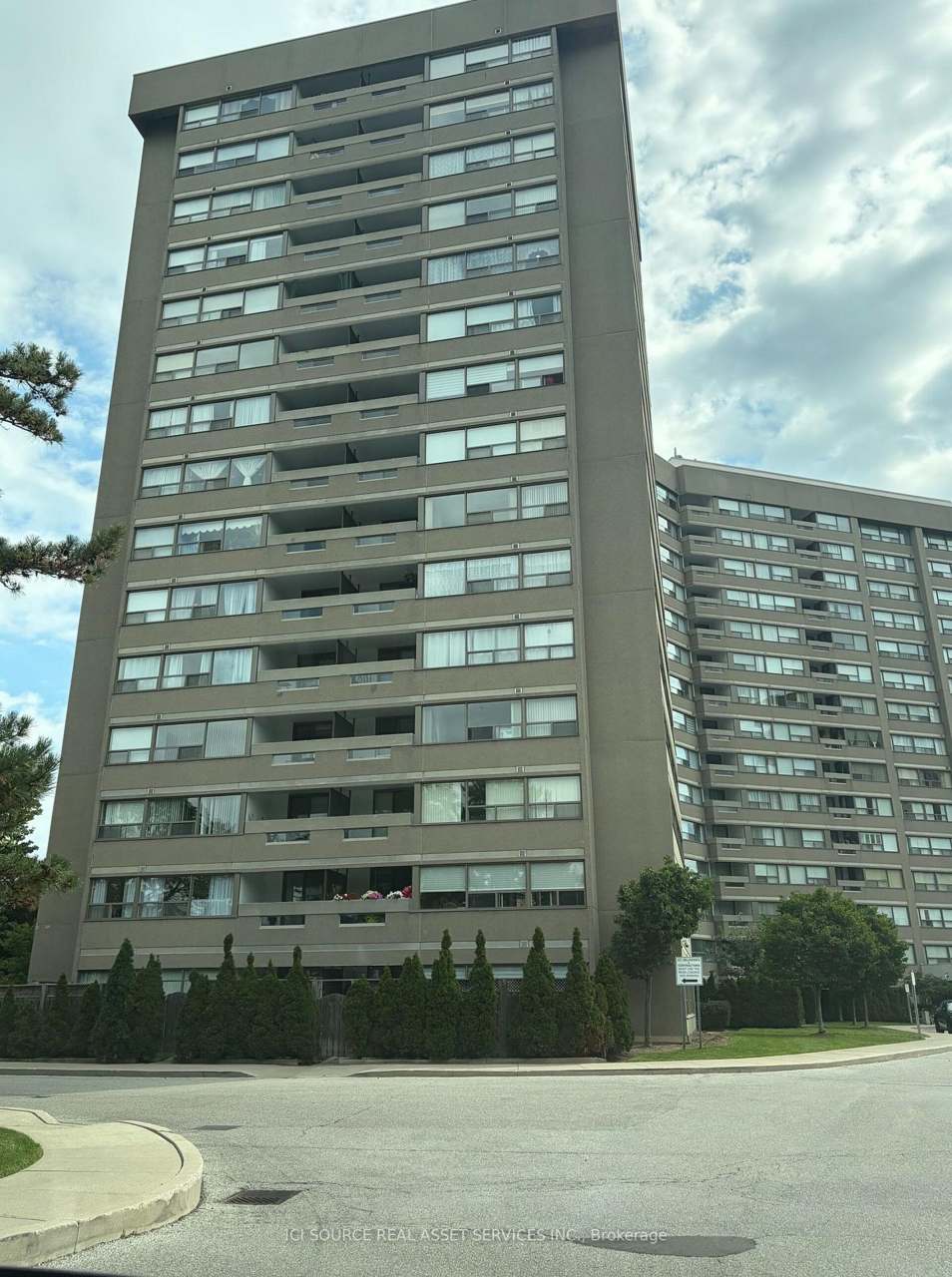 475 The West Mall 310, Toronto, ON M9C 4Z3