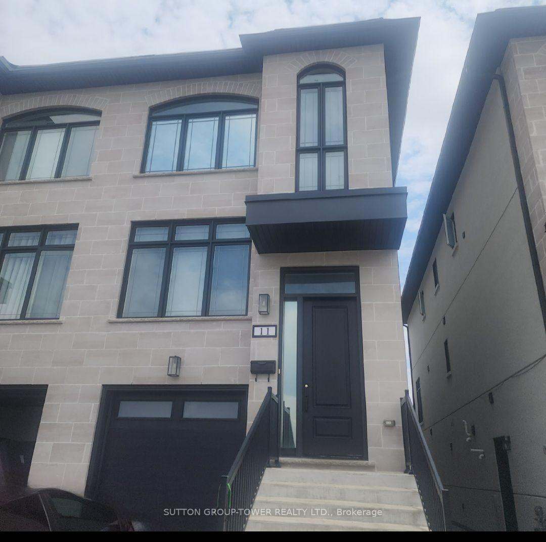 11 St. Gaspar Court, Toronto, ON M9V 2K5