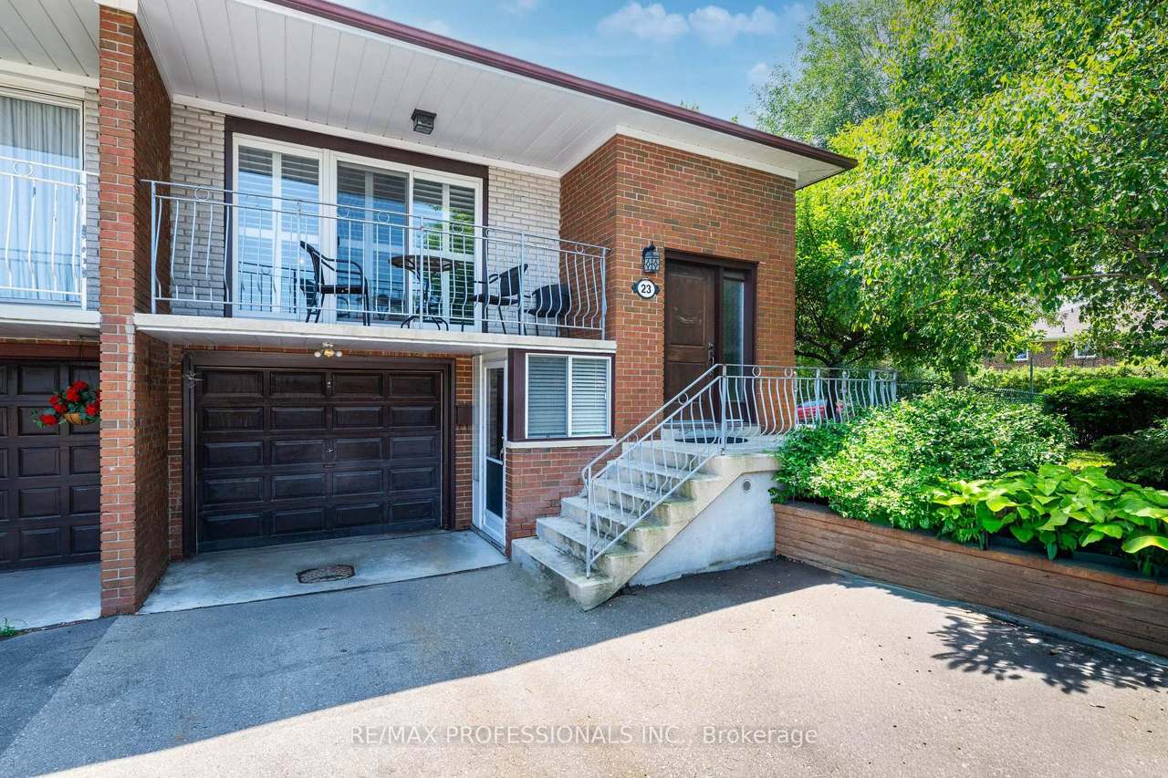 23 Anthia Drive, Toronto, ON M9L 1K6