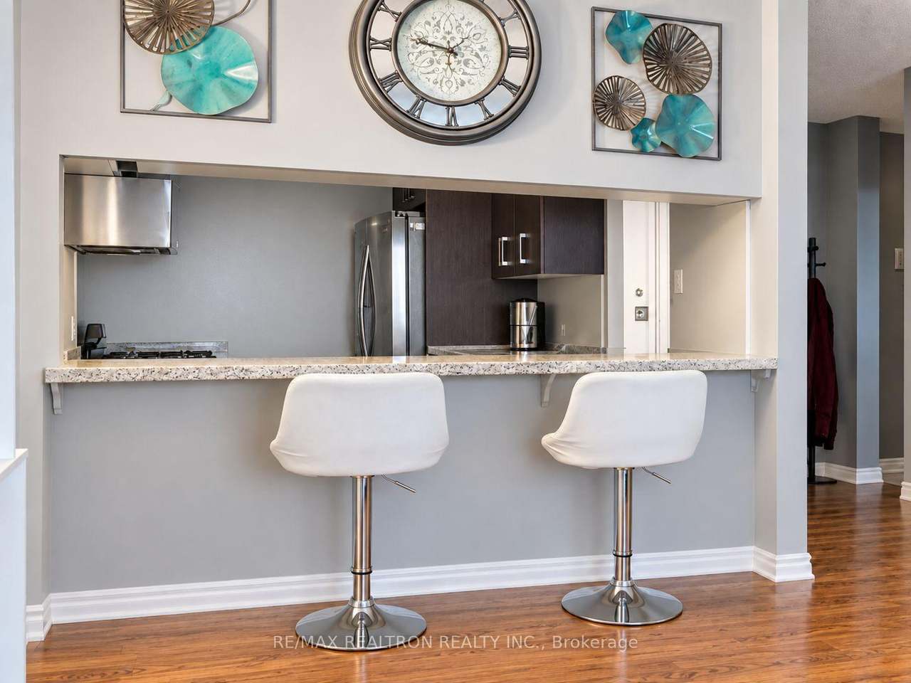 10 Martha Eaton Way 1411, Toronto, ON M6M 5B3