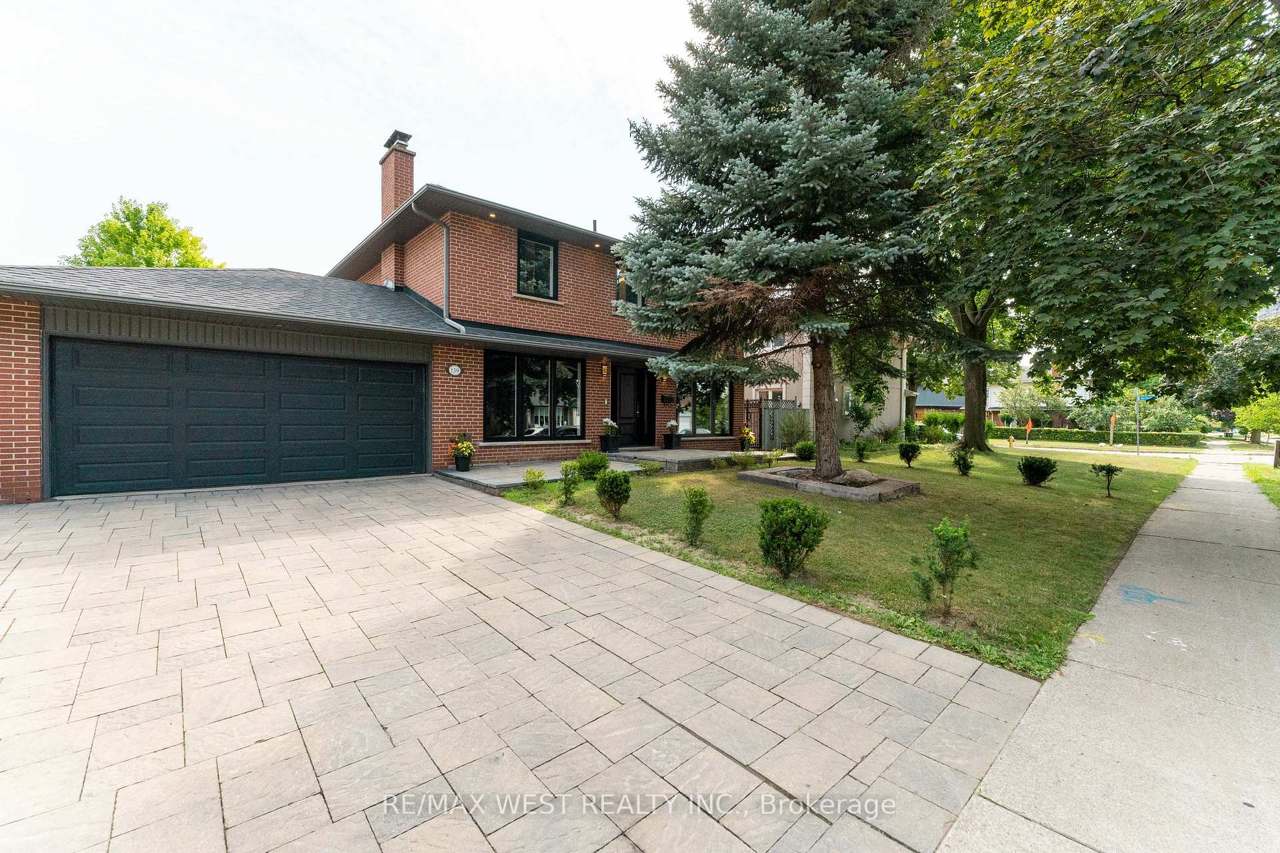 139 Redgrave Drive, Toronto, ON M9R 3V6