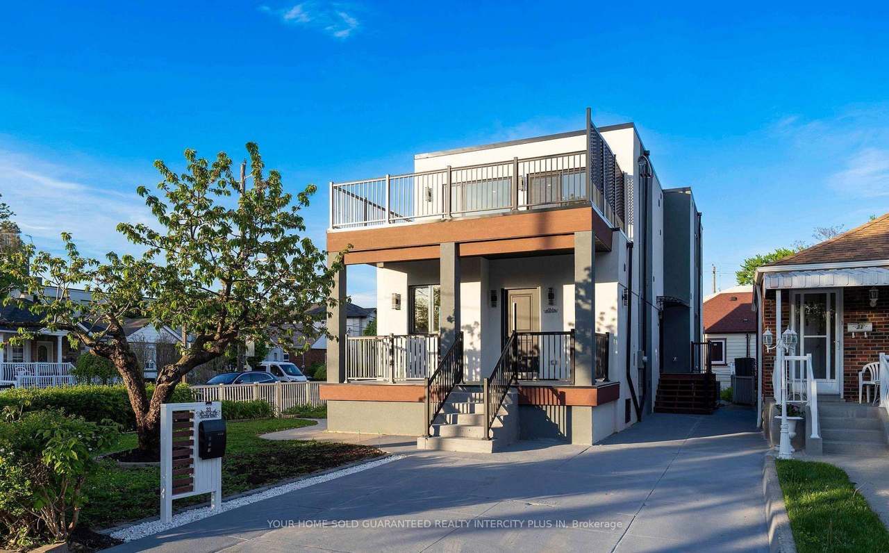 33 Landour Avenue, Toronto, ON M6M 4J3