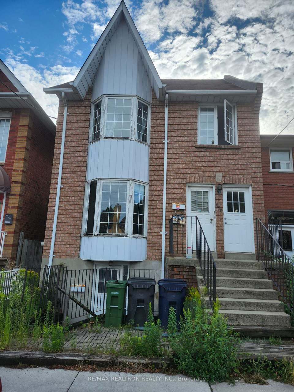 850 Ossington Avenue, Toronto, ON M6G 3V1