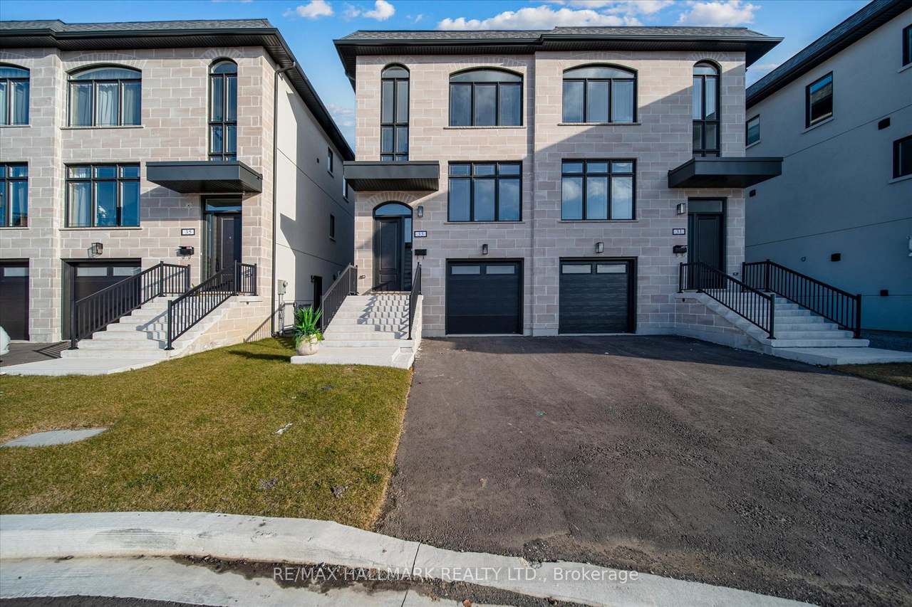 31 St.Gaspar's Court, Toronto, ON M9L 2J7