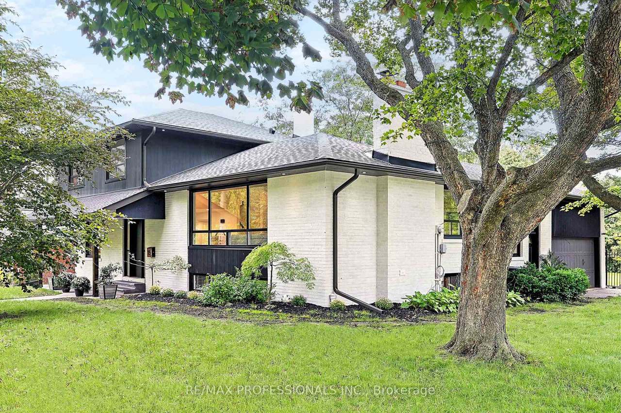 15 Bell Royal Court, Toronto, ON M9A 4G7