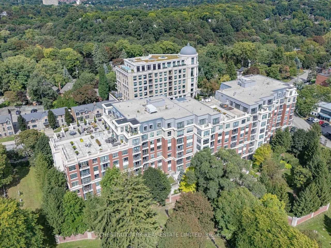 2855 Bloor Street W 311, Toronto, ON M8X 3A1