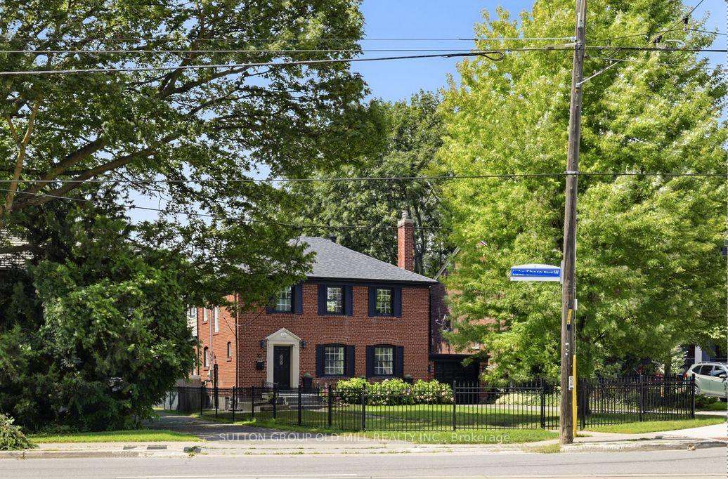 10 Queens Avenue, Toronto, ON M8V 2N1