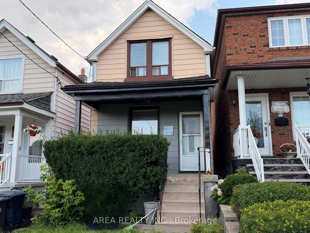 48 Corby Avenue, Toronto, ON M6E 1V3