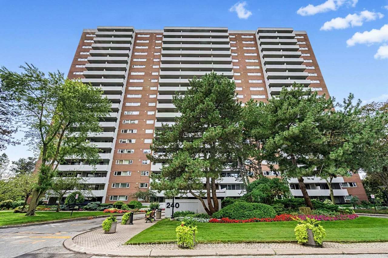240 Scarlett Road W 413, Toronto, ON M6N 4X4
