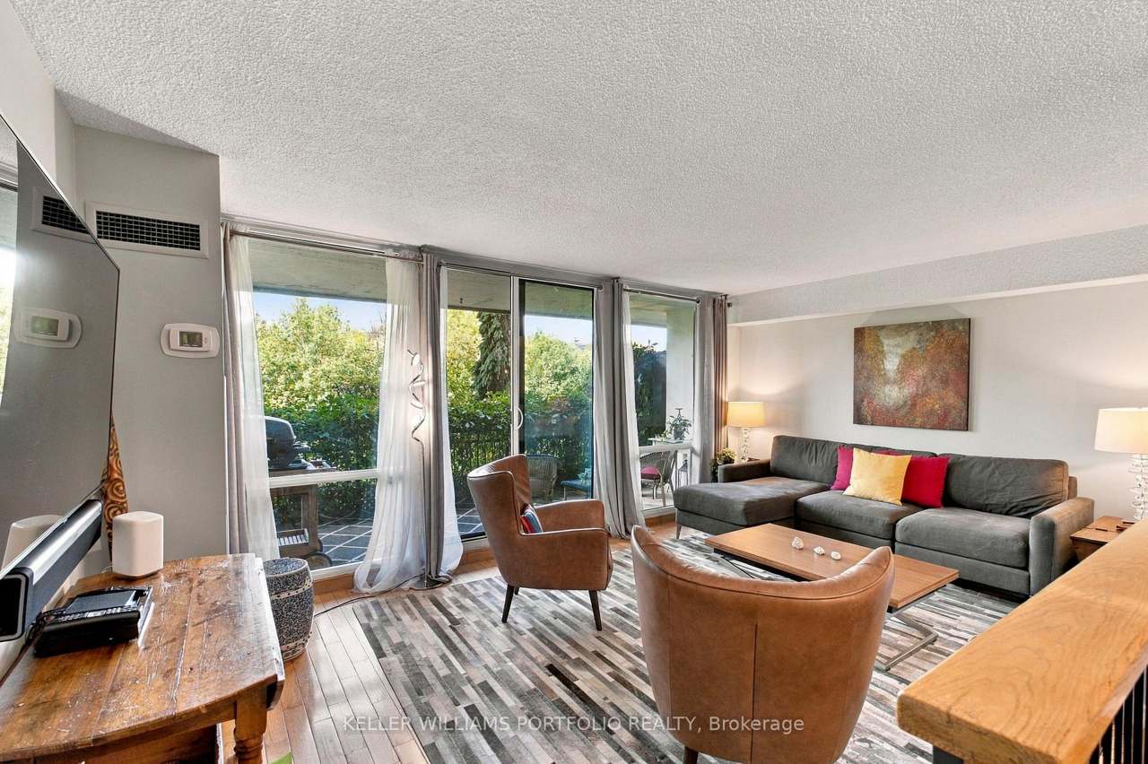 260 Scarlett Road 101, Toronto, ON M6N 4X6