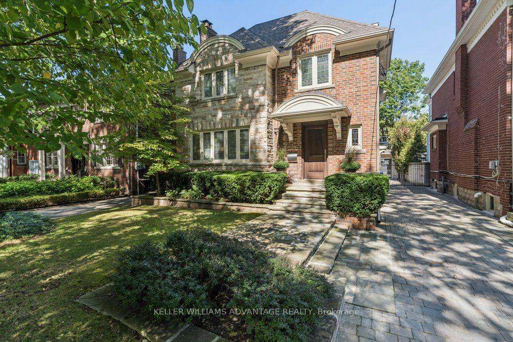 8 Wilgar Road, Toronto, ON M8X 1J4