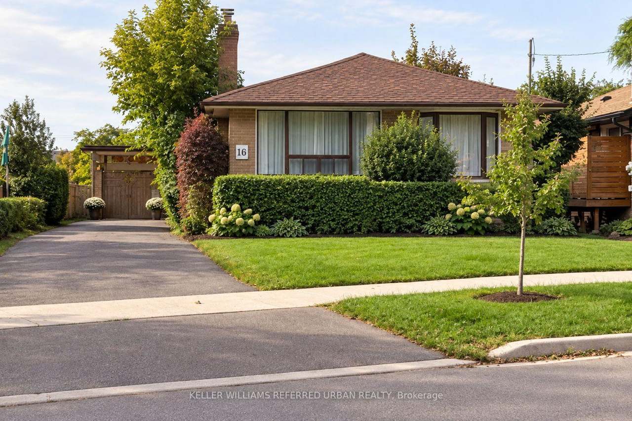 16 Carsbrooke Road, Toronto, ON M9C 3C1