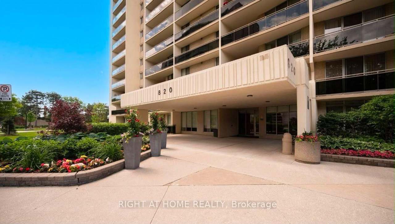 820 Burnhamthorpe Road 1102, Toronto, ON M9C 4W2