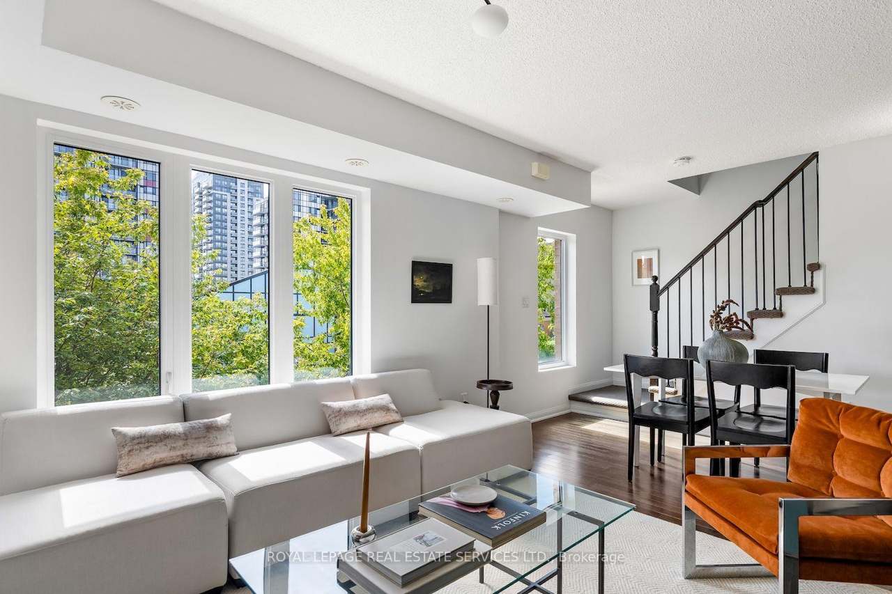 7 Foundry Avenue 227, Toronto, ON M6H 0B7