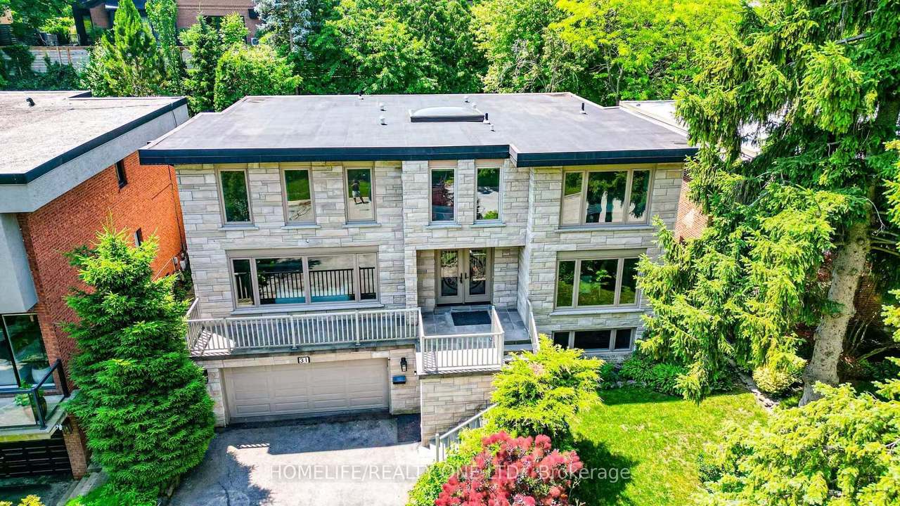31 Bearwood Drive, Toronto, ON M9A 4G5