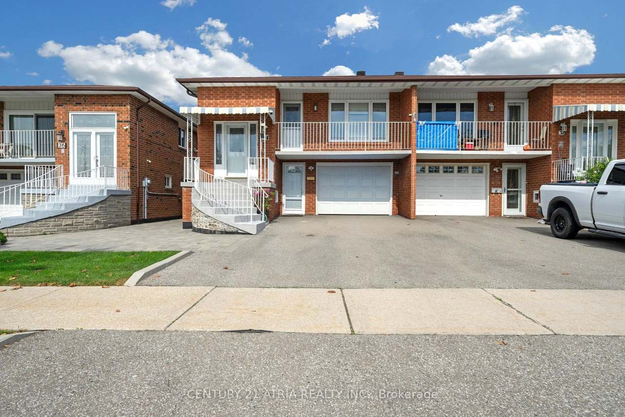 34 Sawmill Road, Toronto, ON M3L 2M2