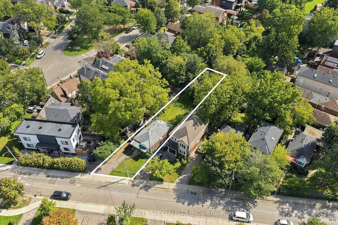 93 Cavell Avenue, Toronto, ON M8V 1P4