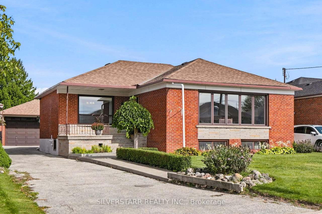 56 Camborne Avenue, Toronto, ON M3M 2R1