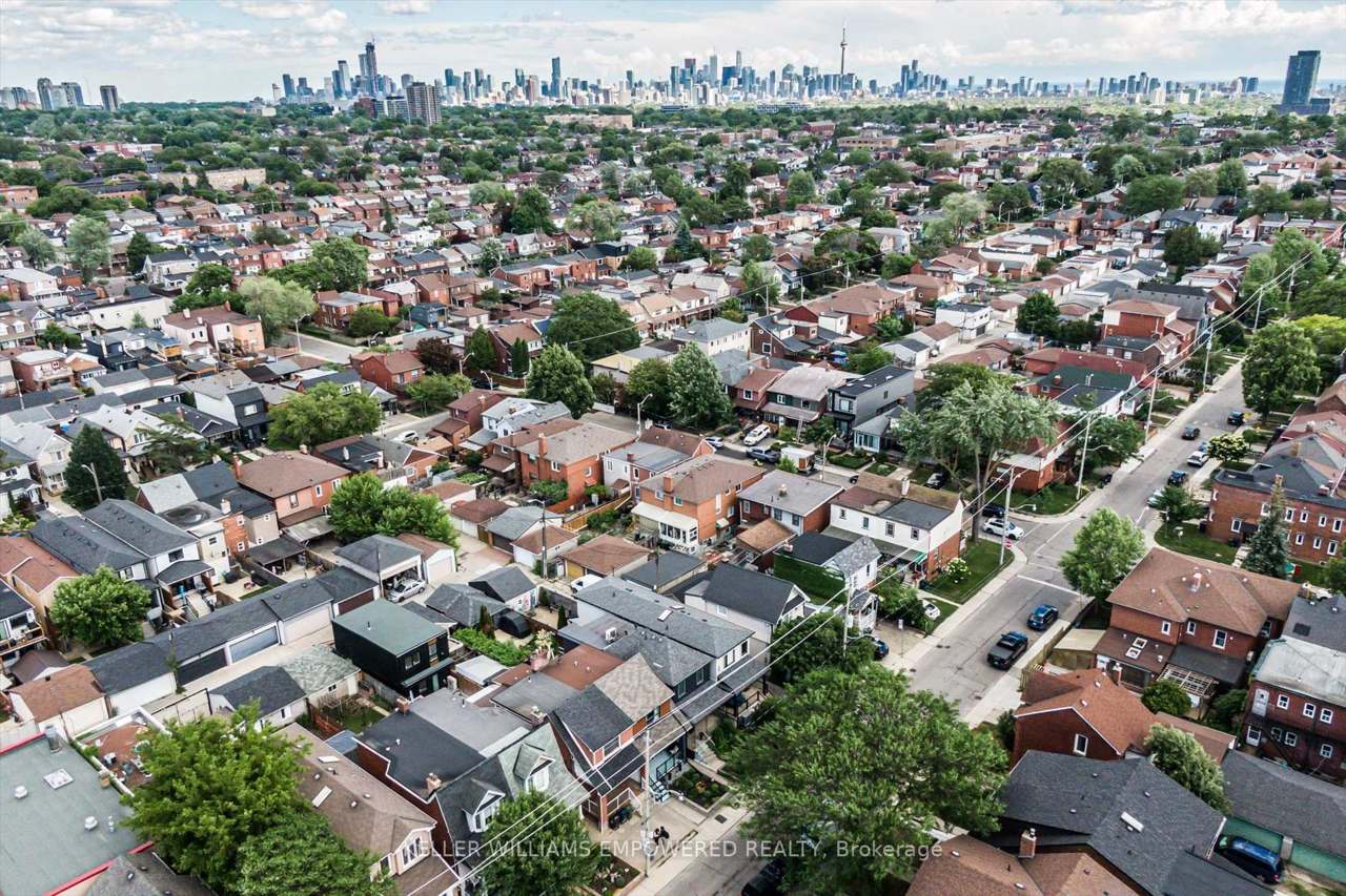 219 Earlscourt Avenue, Toronto, ON M6E 4B4