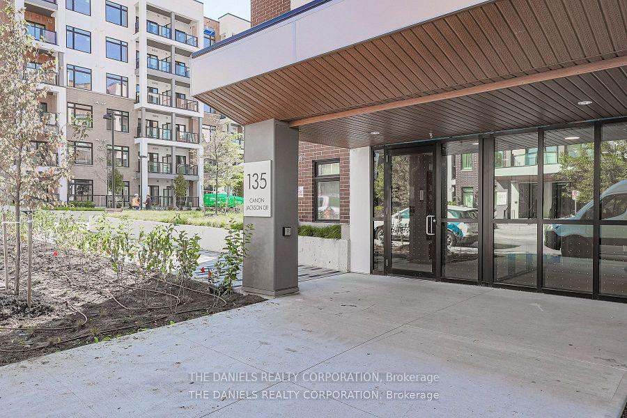 135 Canon Jackson Drive 110, Toronto, ON M6M 0C3