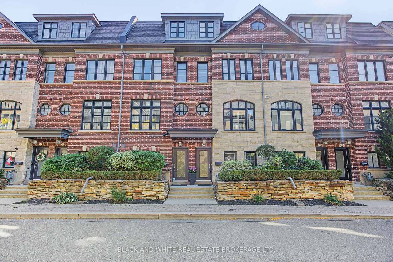 45 Lobo Mews, Toronto, ON M8Z 0B2