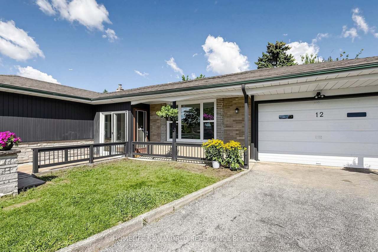 12 Greyfriar Court, Toronto, ON M3N 2A9