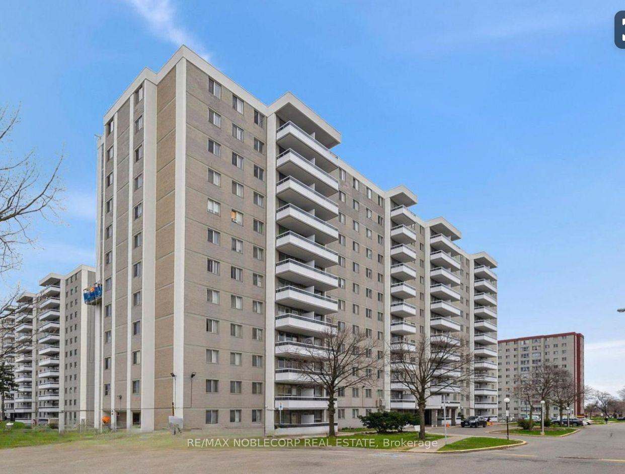 200 Lotherton Parkway 507, Toronto, ON M6B 2G9