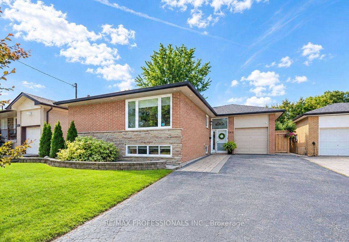 103 West Deane Park Drive, Toronto, ON M9B 2S5