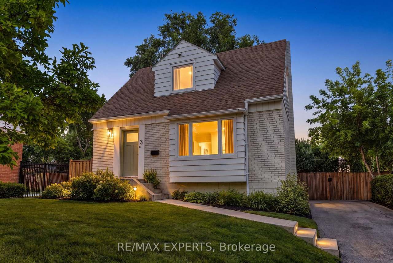 3 Greenacres Road, Toronto, ON M6M 4A6