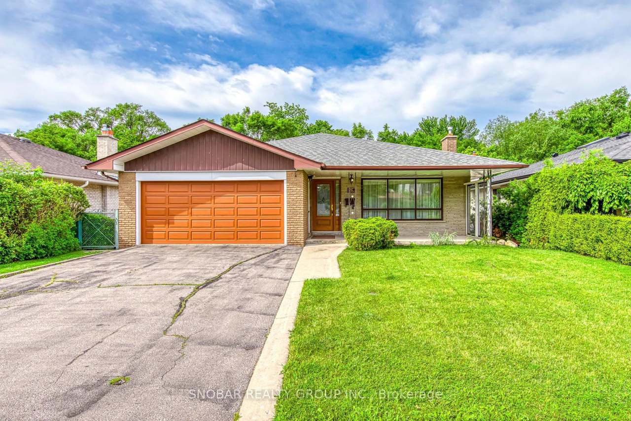 26 Annabelle Drive, Toronto, ON M9V 3B6