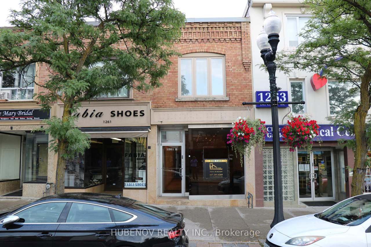 1261 St.Clair Avenue W, Toronto, ON M6B 3B4