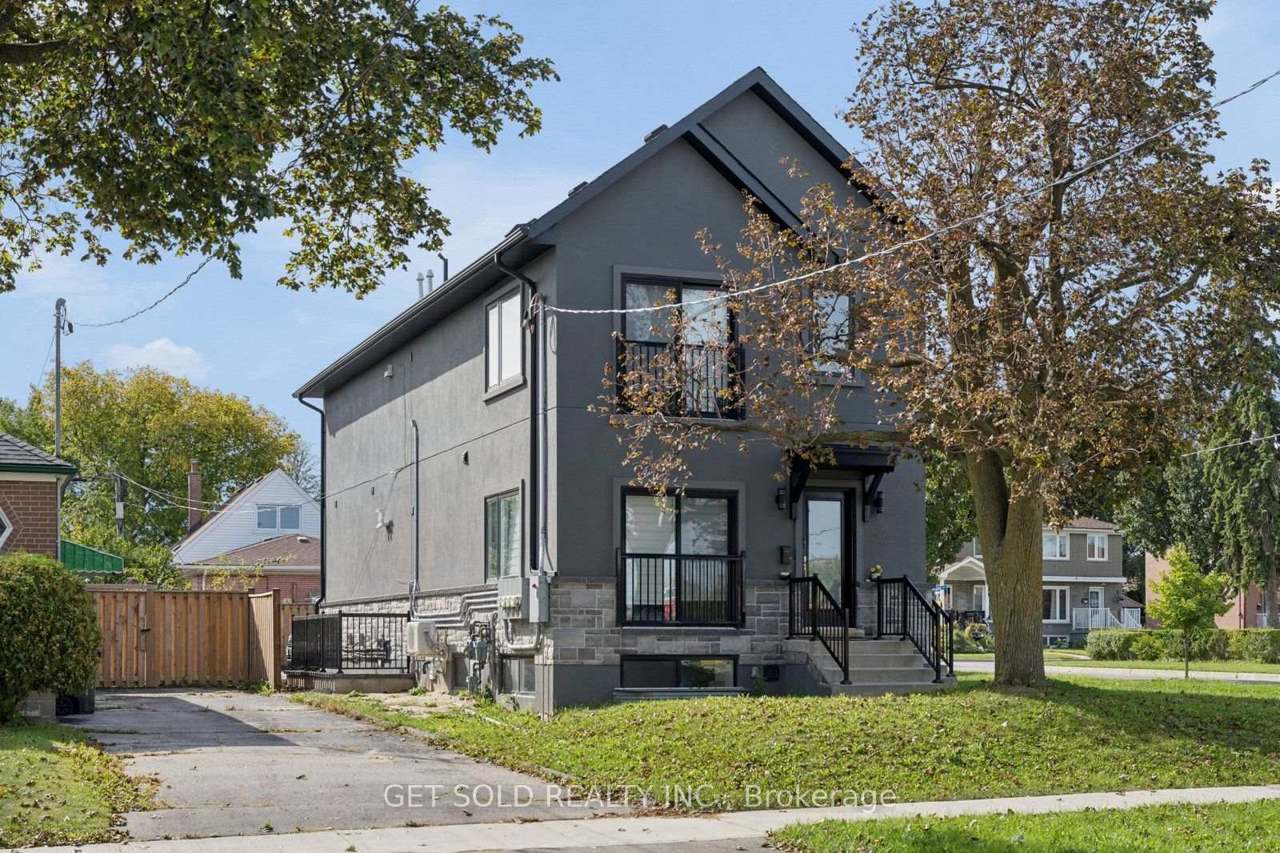 15 Burrard Road, Toronto, ON M9W 3T1