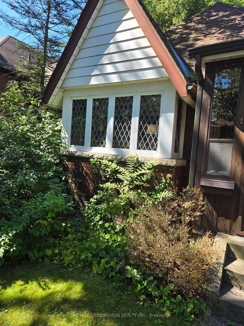274 Indian Road, Toronto, ON M6R 2X2