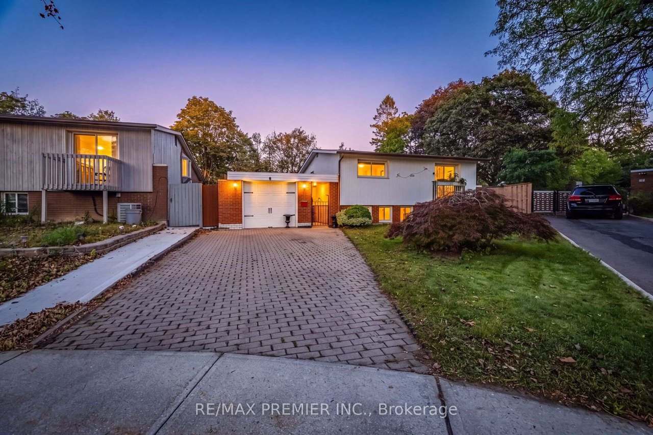 9 Adeline Court, Toronto, ON M9V 3M9