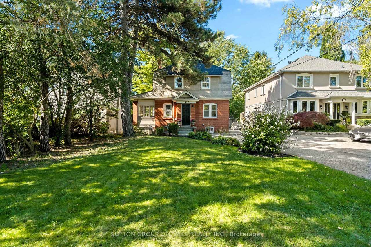 1372 Islington Avenue, Toronto, ON M9A 3K6