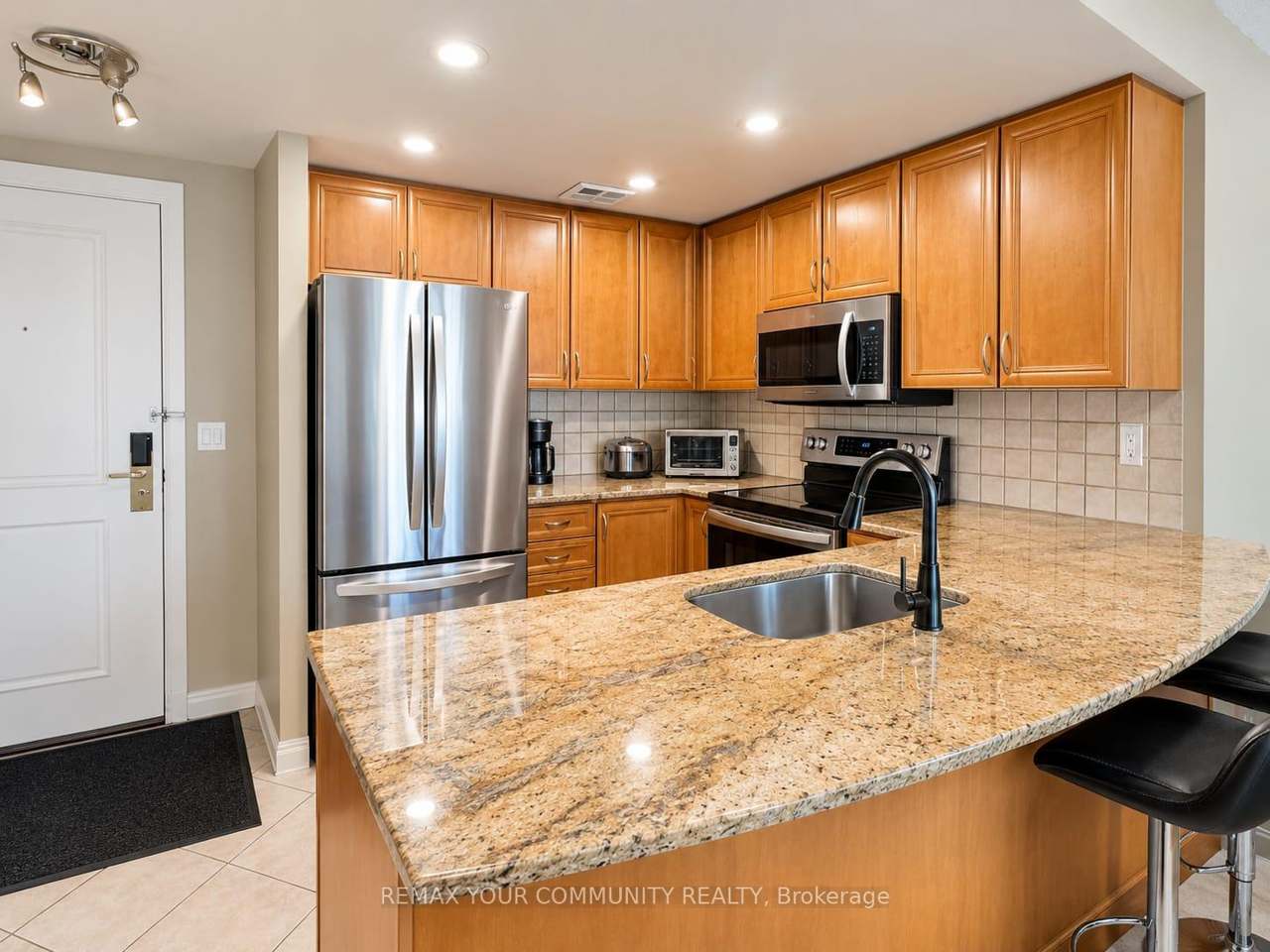 2727 Keele Street 619, Toronto, ON M3M 2E9